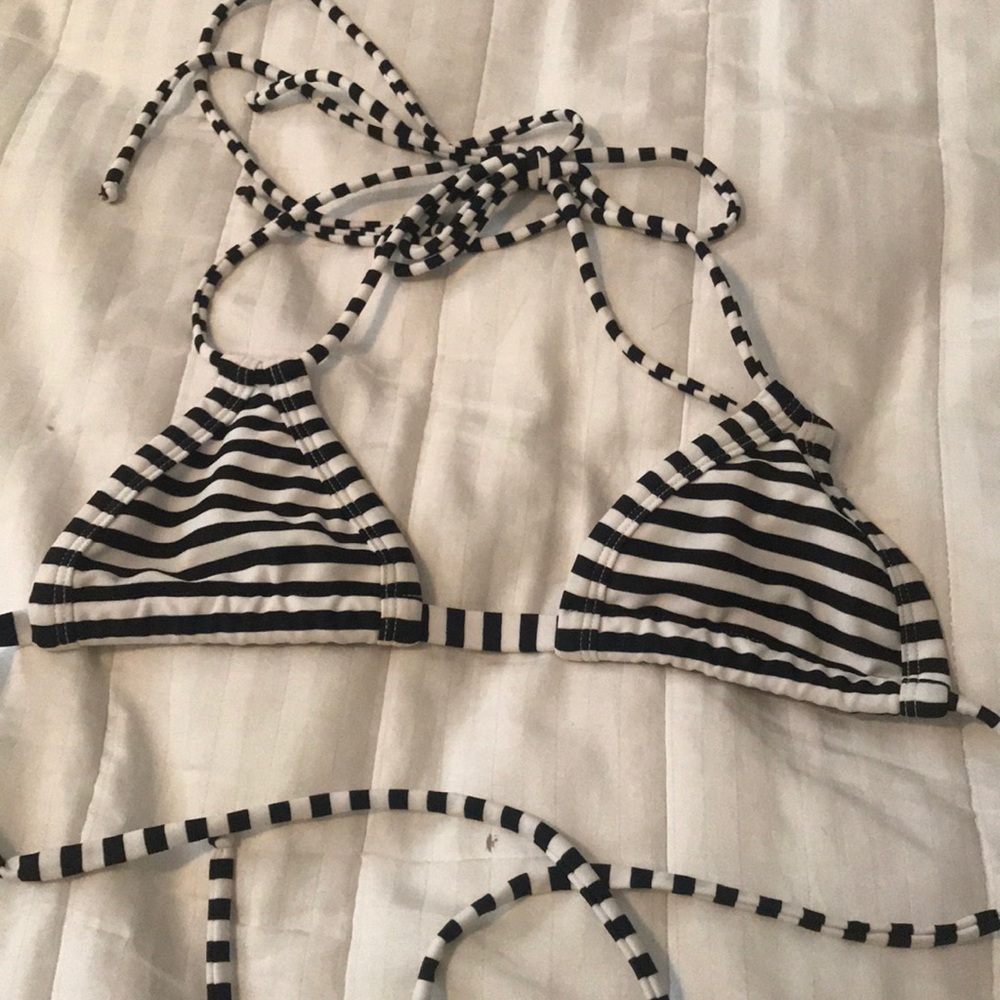 Montce Swin bikini top